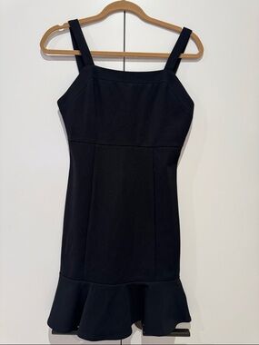 AQUA Classic Black Ruffle-Hem Dress